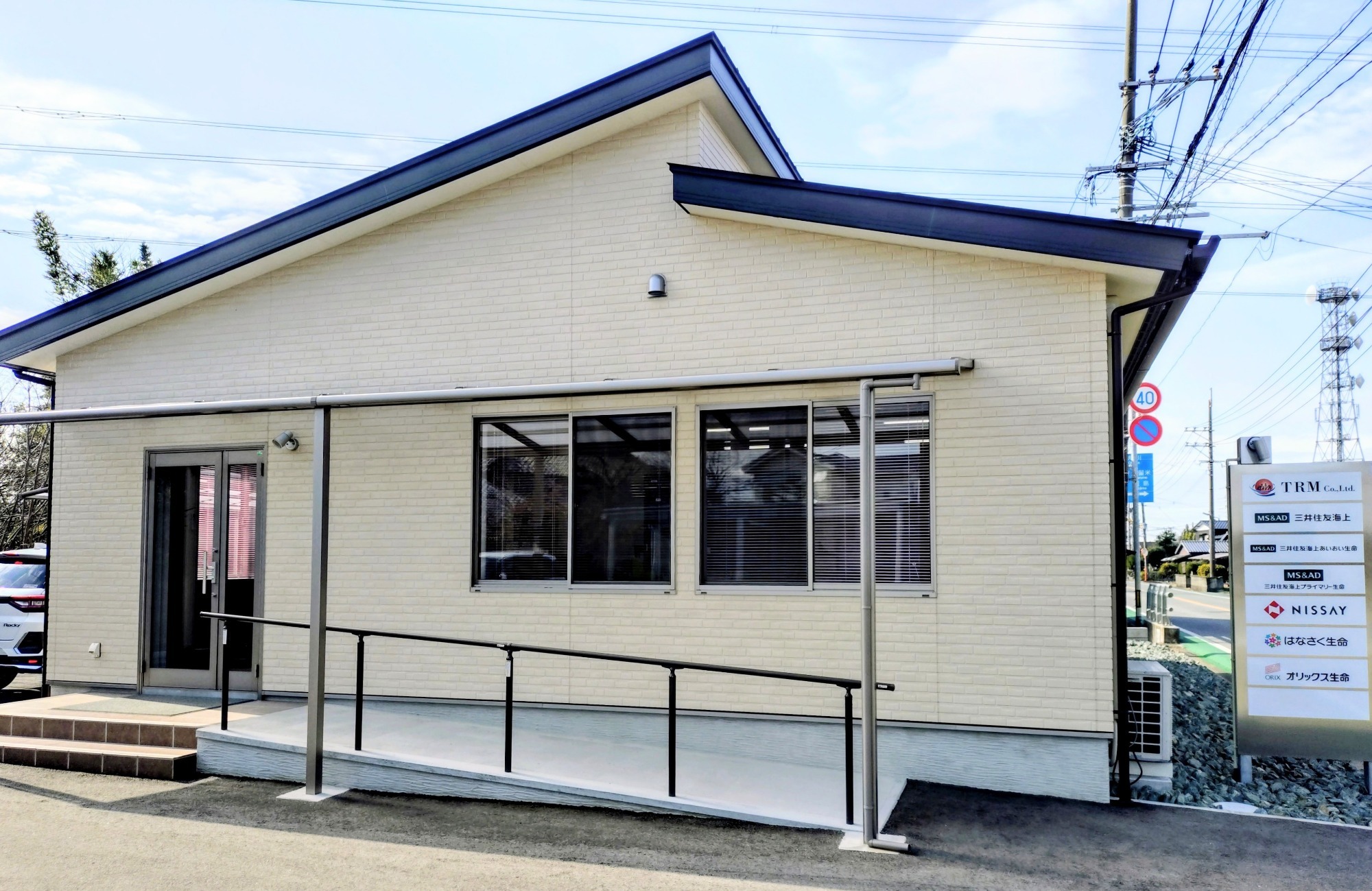 写真：八女事務所の入口